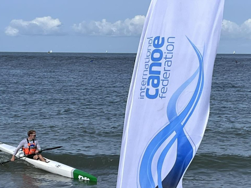 Mads Brandt Pedersen and Rosie Edwards winners of the Belgian Coast Race