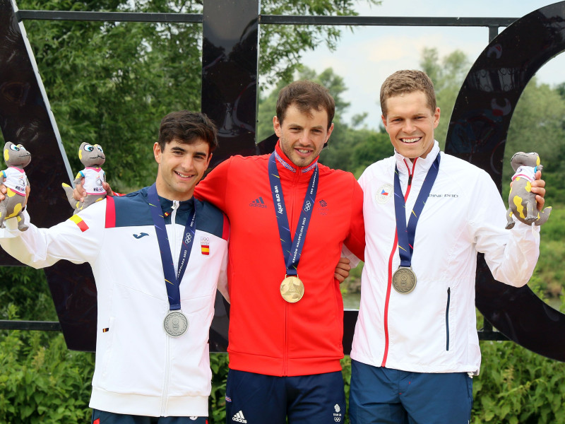 Ryan Westley and Elena Lilik win canoe slalom gold medals