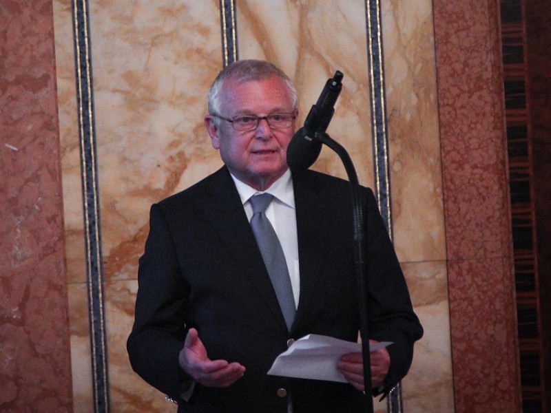 ECA Vice-President Jaroslav Pollert receives Czech state award