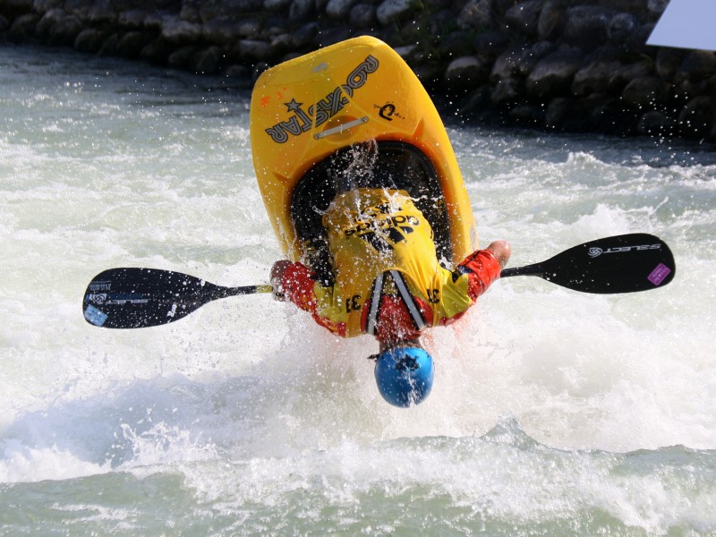 Tula and Dolle in the lead of the remaining Canoe Freestyle preliminaries