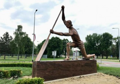 Sculpture for Croatian canoe sprint legend Matija Ljubek